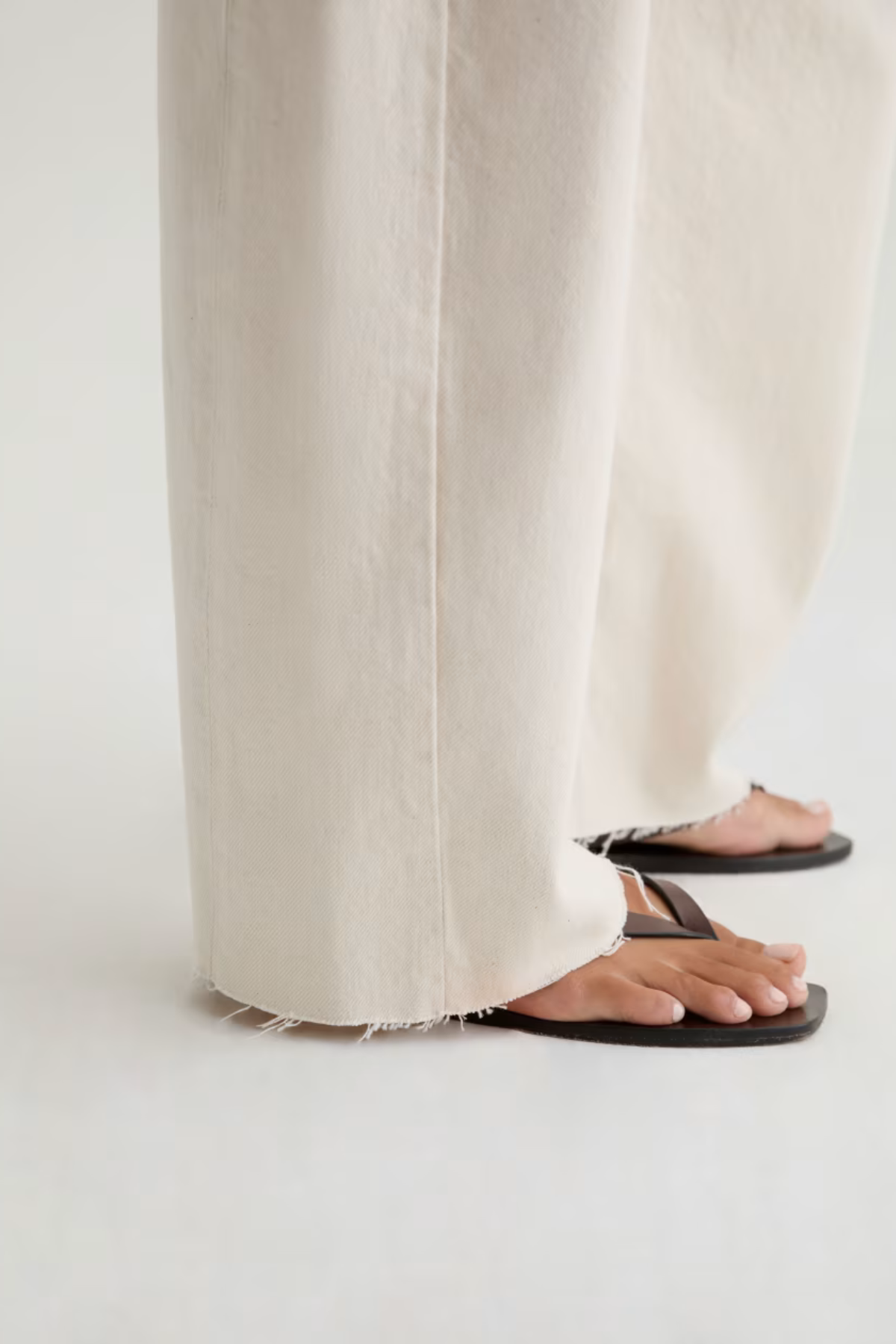 AG Jeans Hattie Crop Jean - Opal Stone
