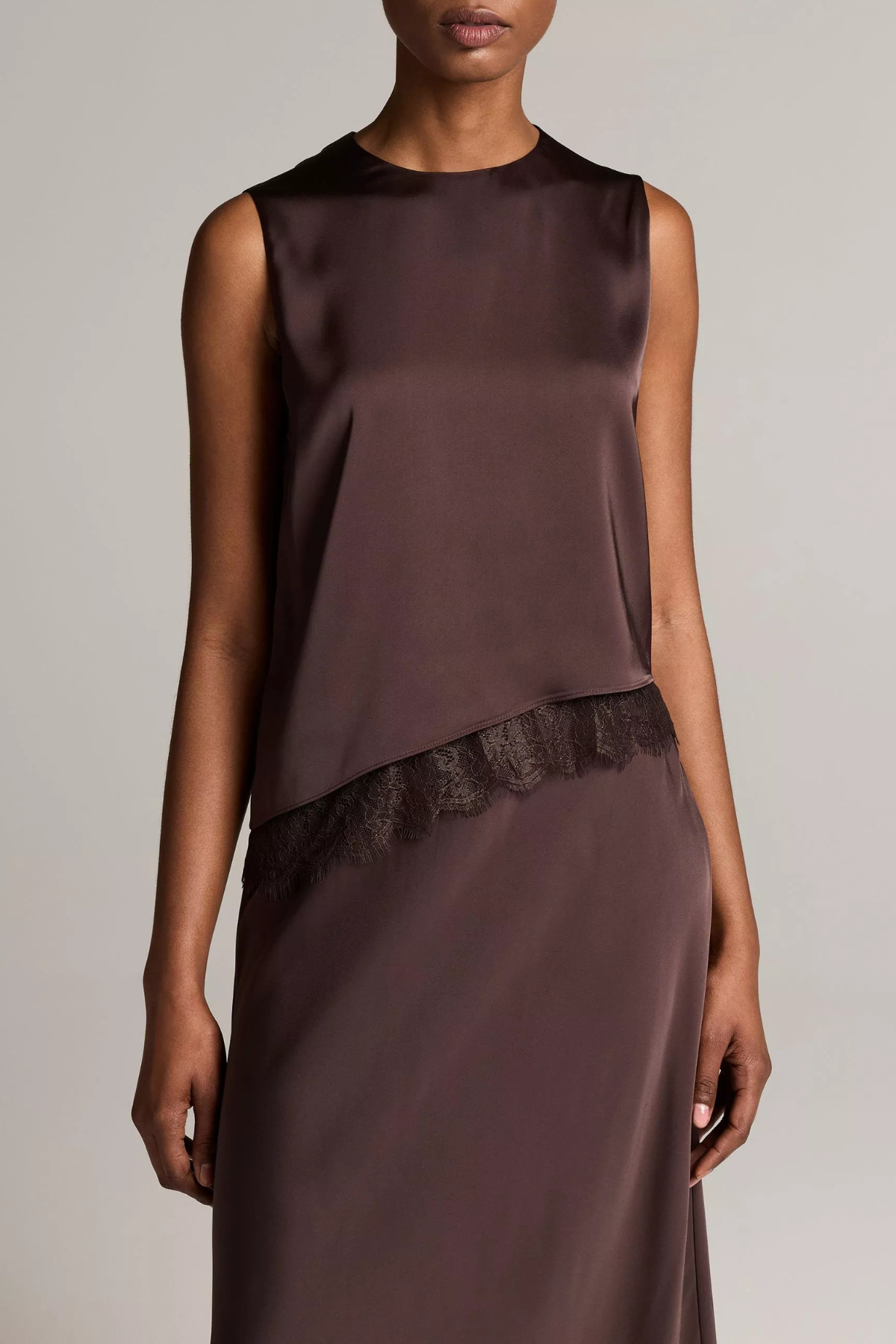 Vince Asymmetric Hem Shell With Lace - Iron