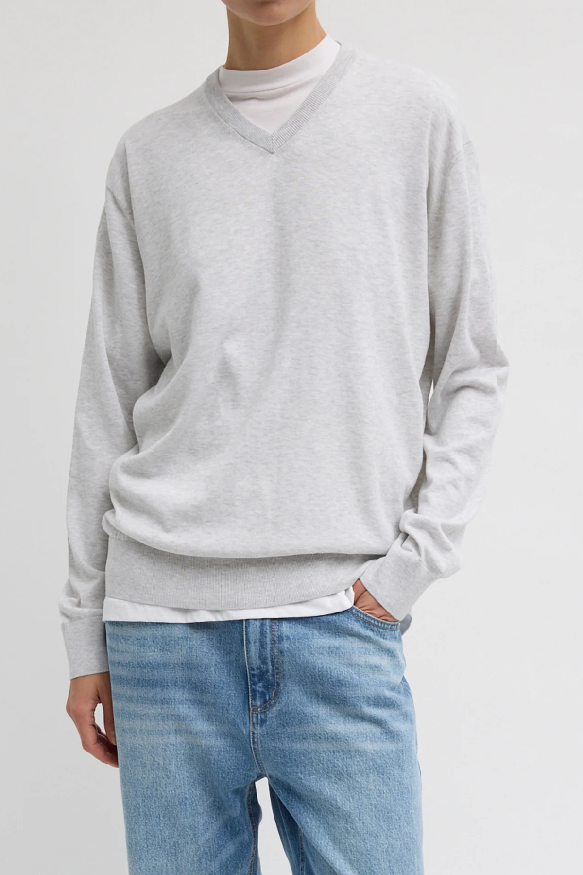 Tibi Super Fine Gauge Perfect V Neck Men's Pullover - Light Heather Grey