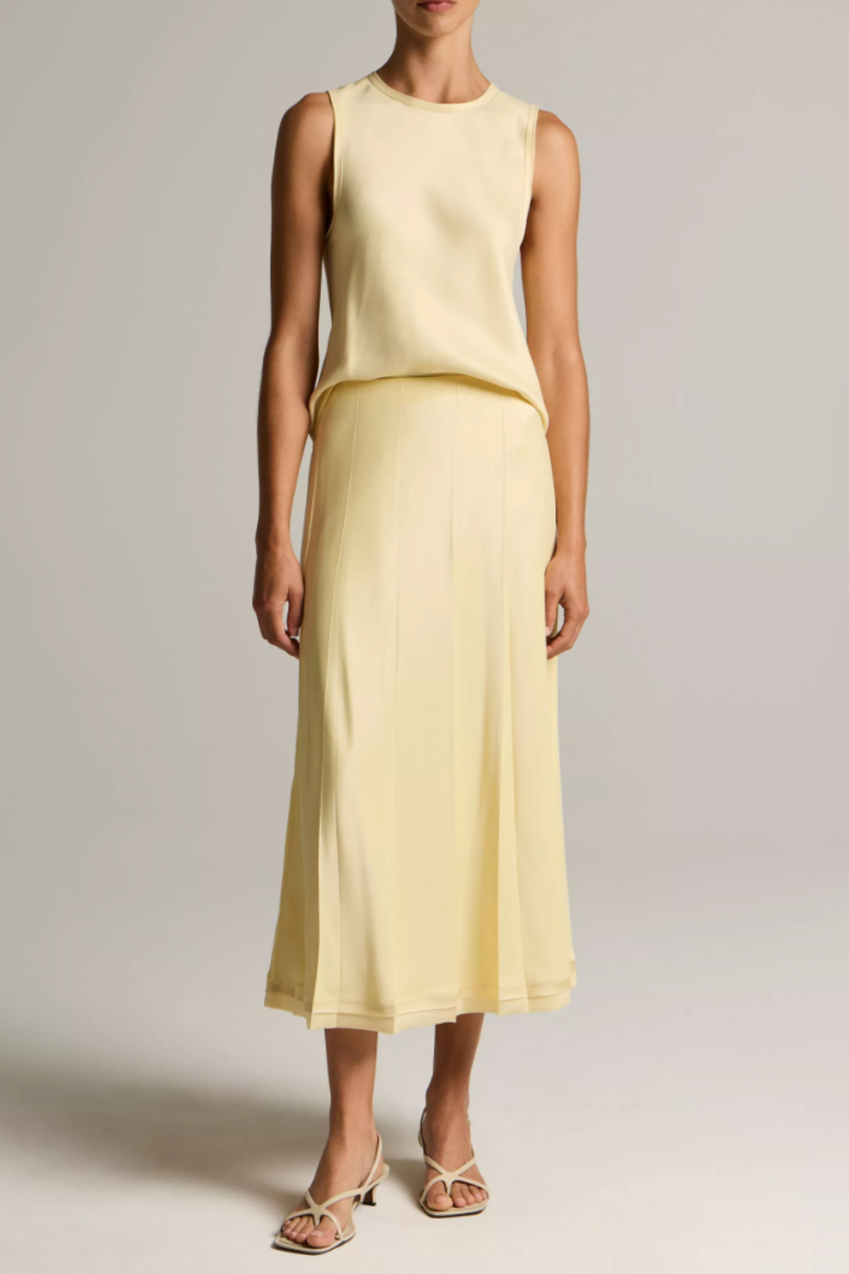 Vince Sleeveless Bias Crewneck With Raw Edge - Sun Petal