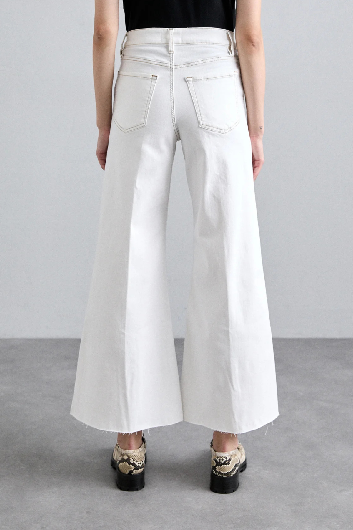 Frame Le Slim Palazzo Crop Jeans - White Raw Fray