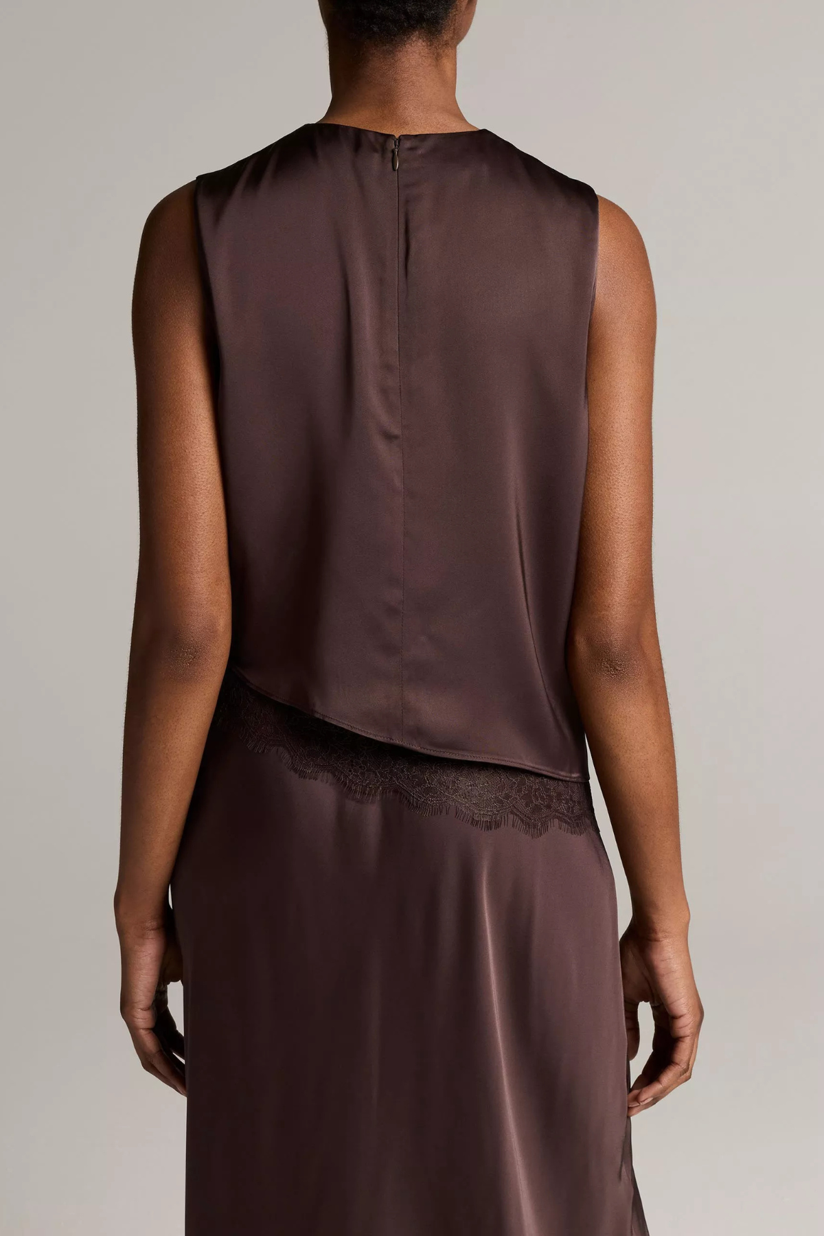 Vince Asymmetric Hem Shell With Lace - Iron