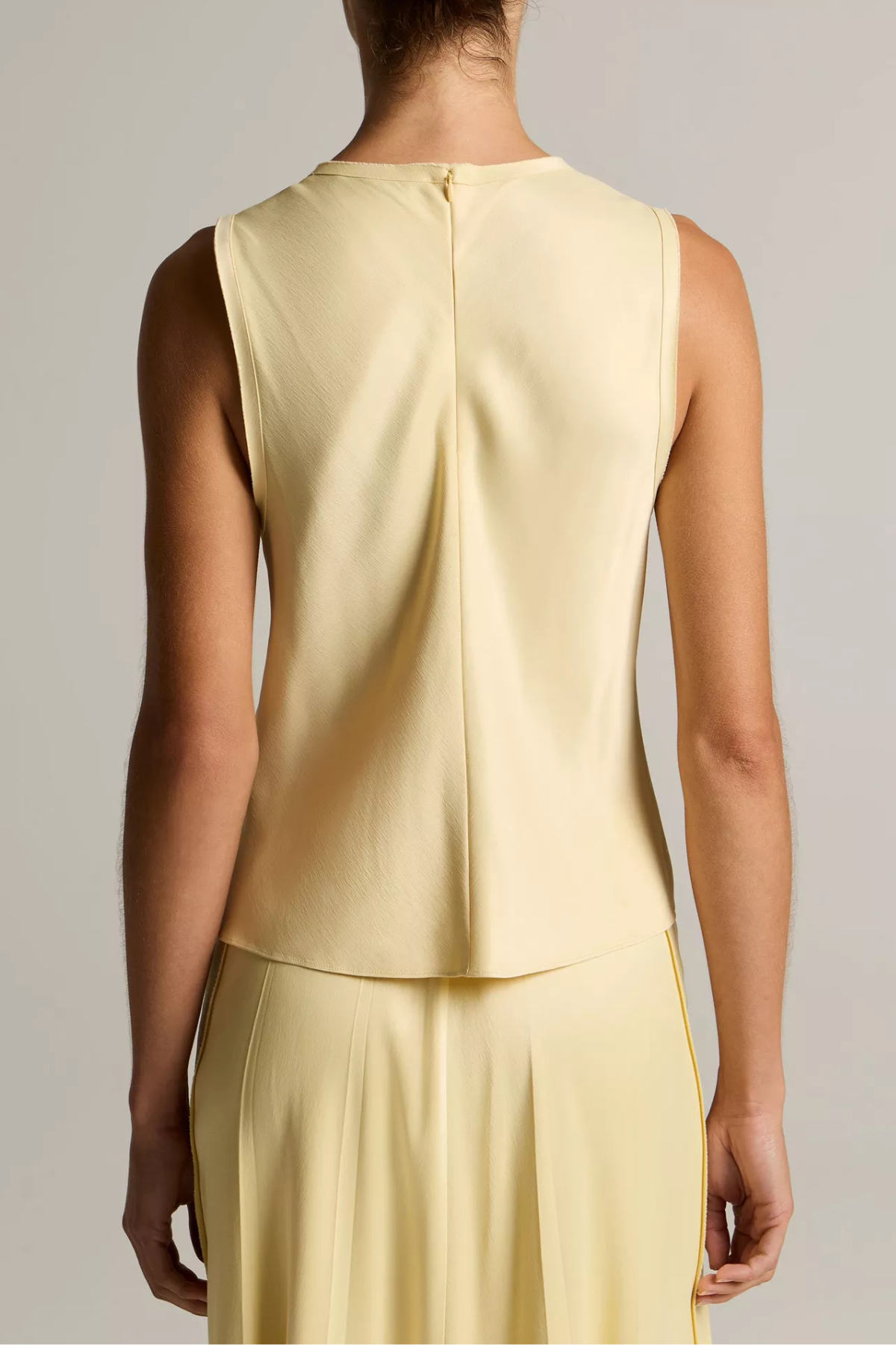 Vince Sleeveless Bias Crewneck With Raw Edge - Sun Petal