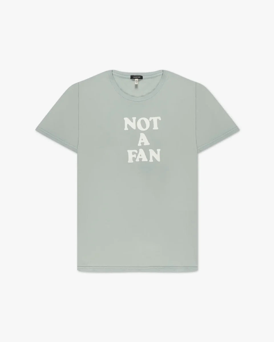 R13 No soy un fanático T