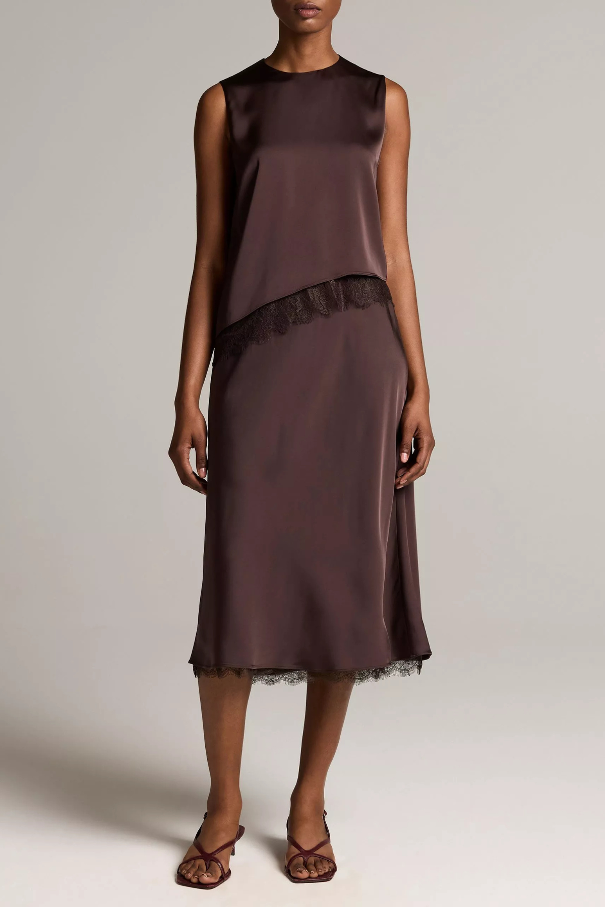 Vince Asymmetric Hem Shell With Lace - Iron