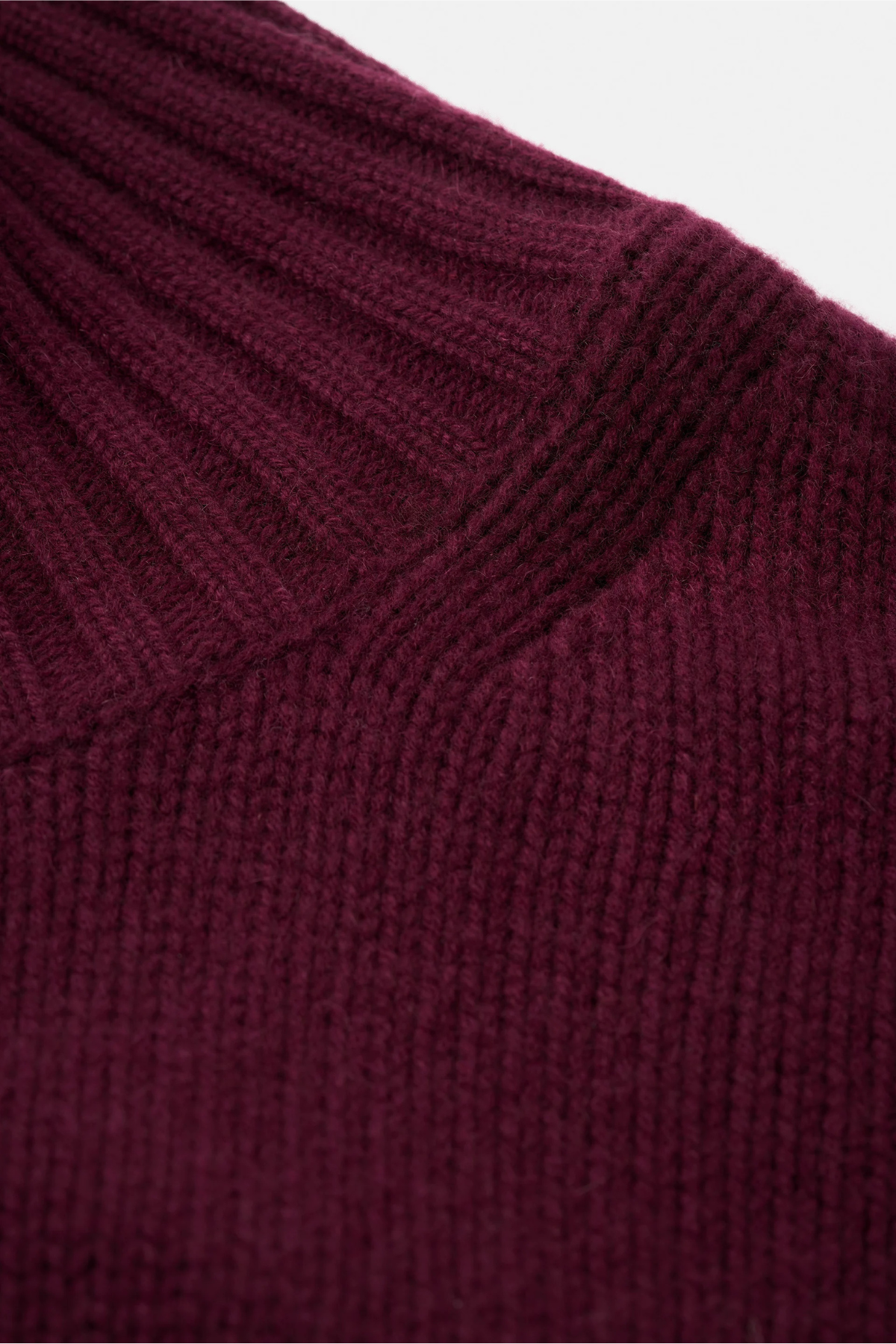 Soft Goat Girlfriend Turtleneck - Bordeaux