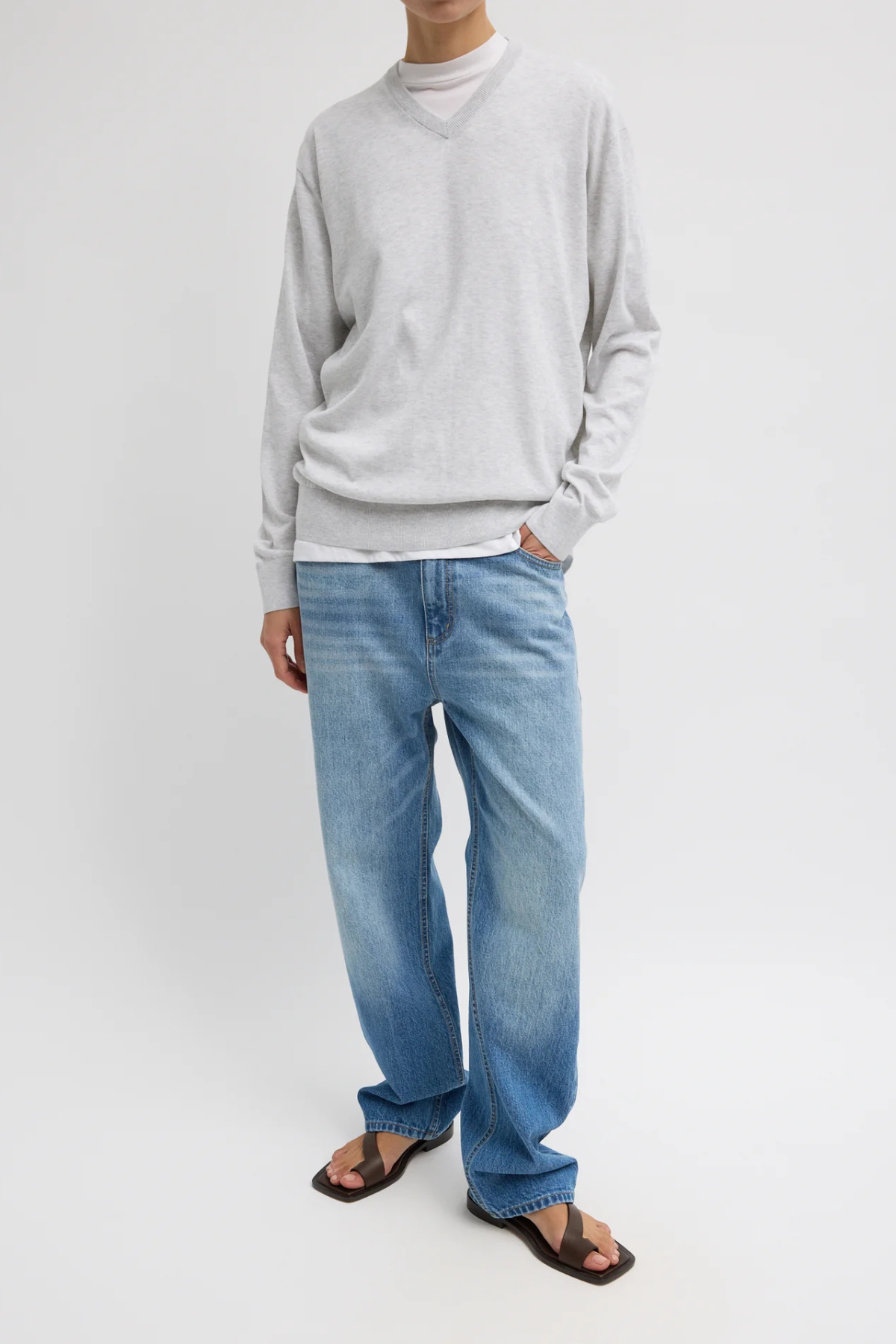 Tibi Super Fine Gauge Perfect V Neck Men's Pullover - Light Heather Grey