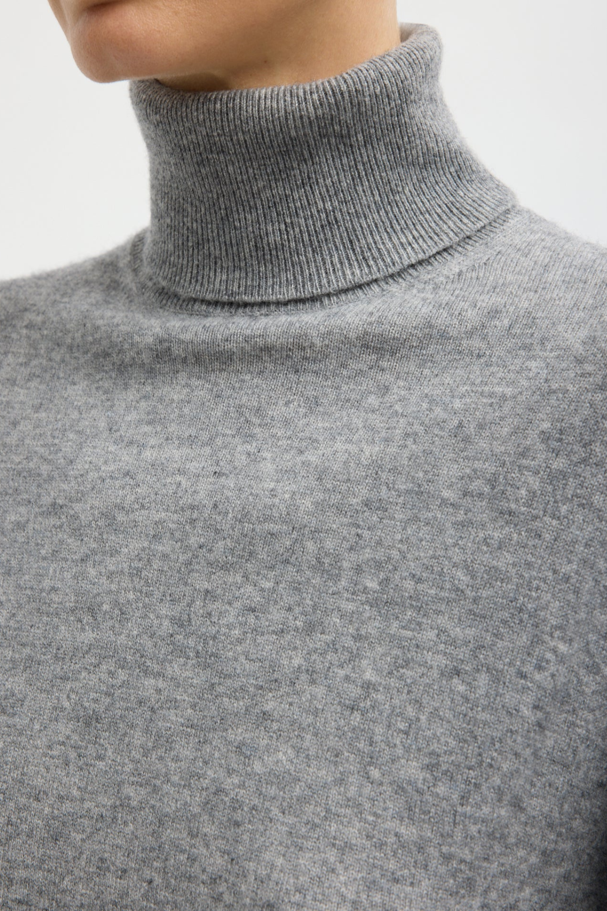 Tibi Washable Cashmere Turtleneck Sweater - Heather Grey