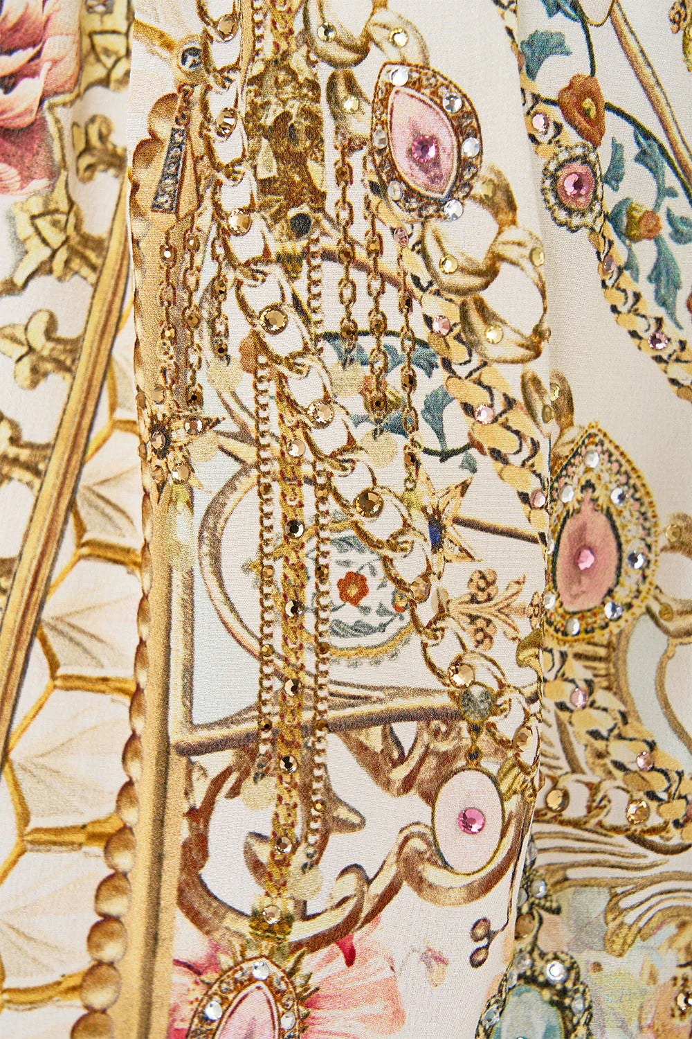 Vestido corto con hombros descubiertos de Camilla