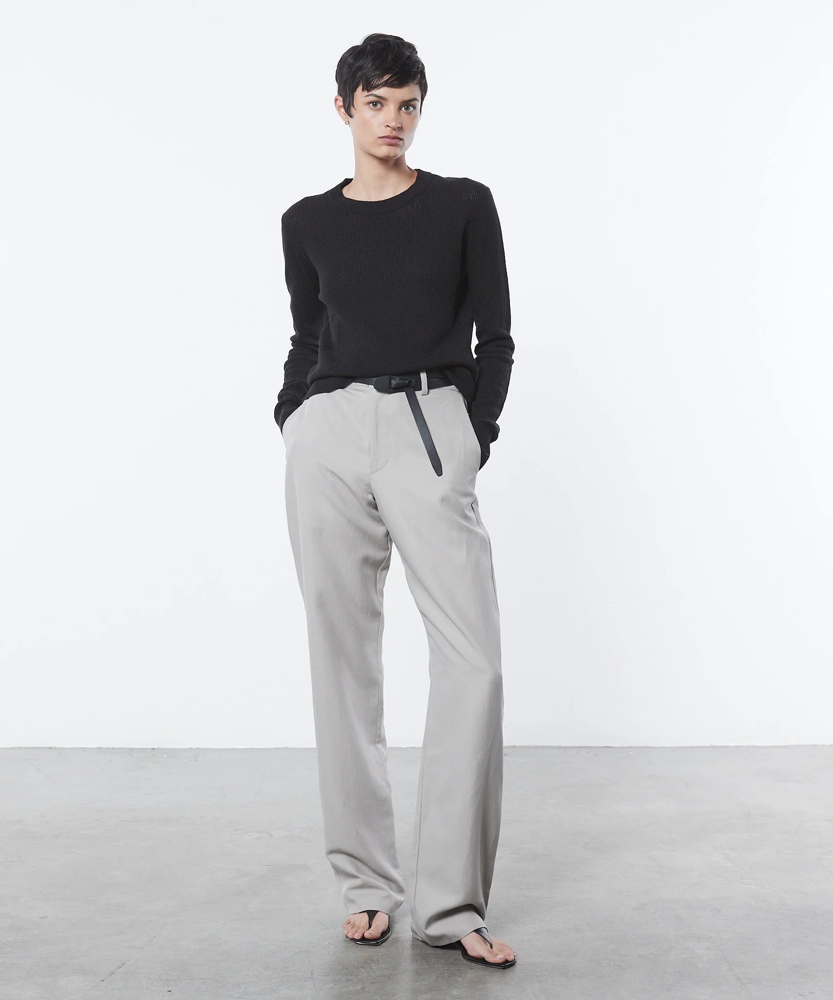 Suéter de cuello redondo de punto abierto de lino Enza Costa