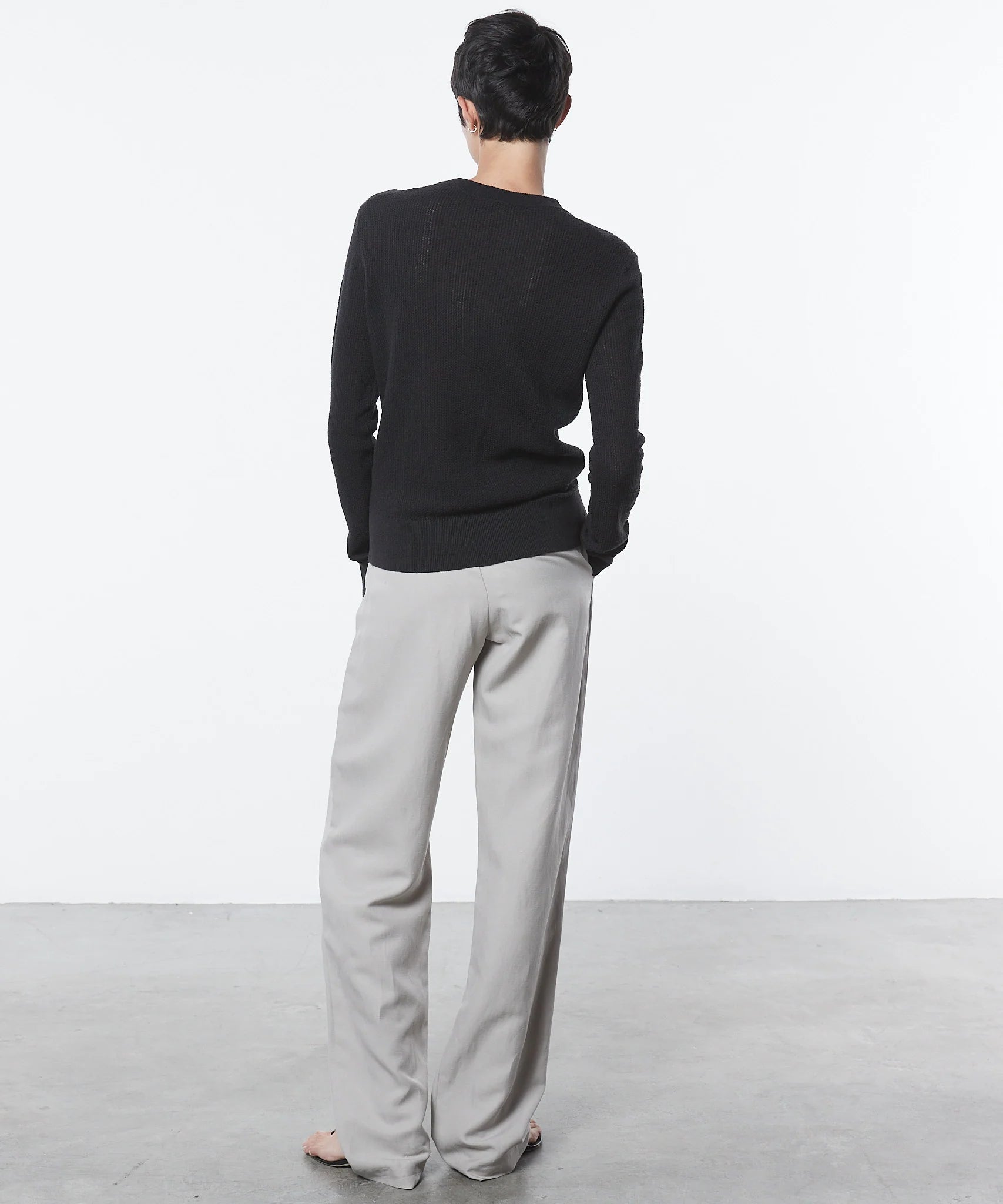 Suéter de cuello redondo de punto abierto de lino Enza Costa