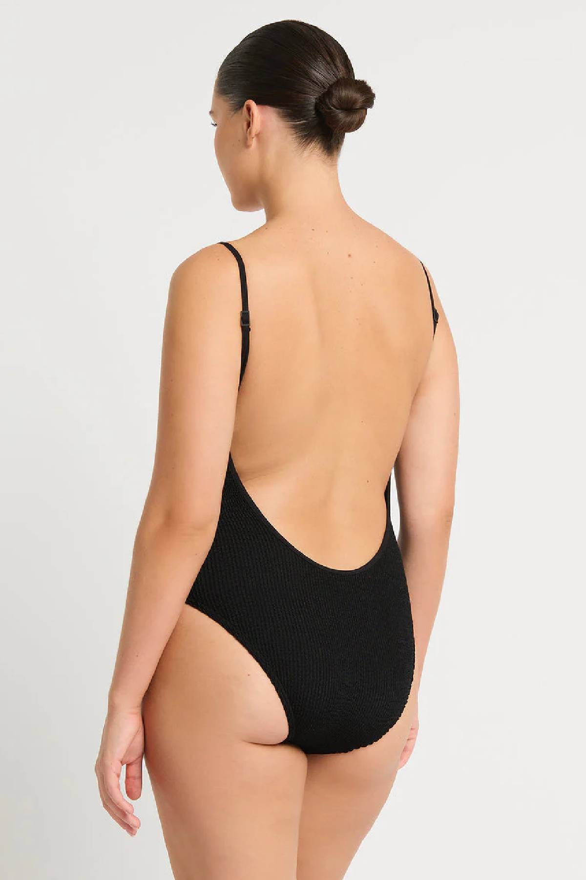 Bond Eye Low Palace One Piece