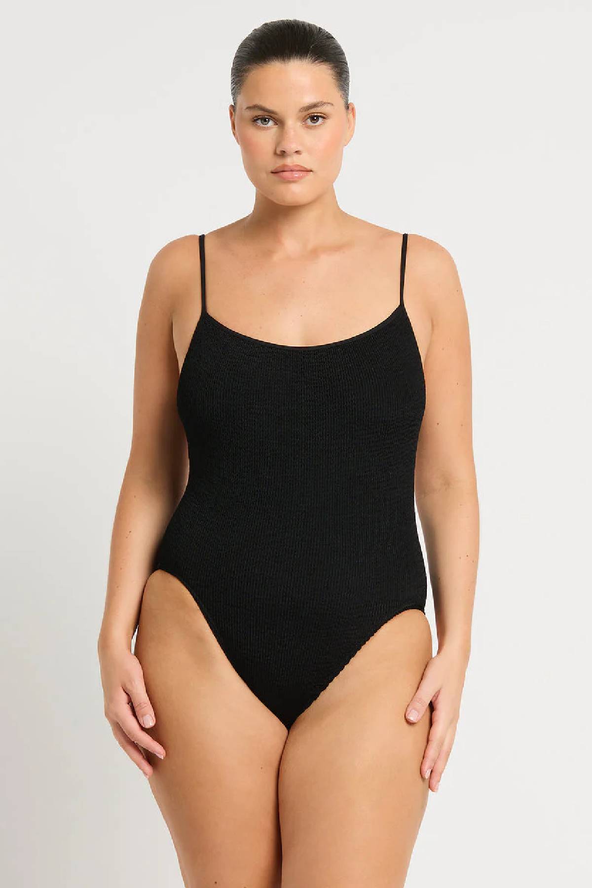 Bond Eye Low Palace One Piece