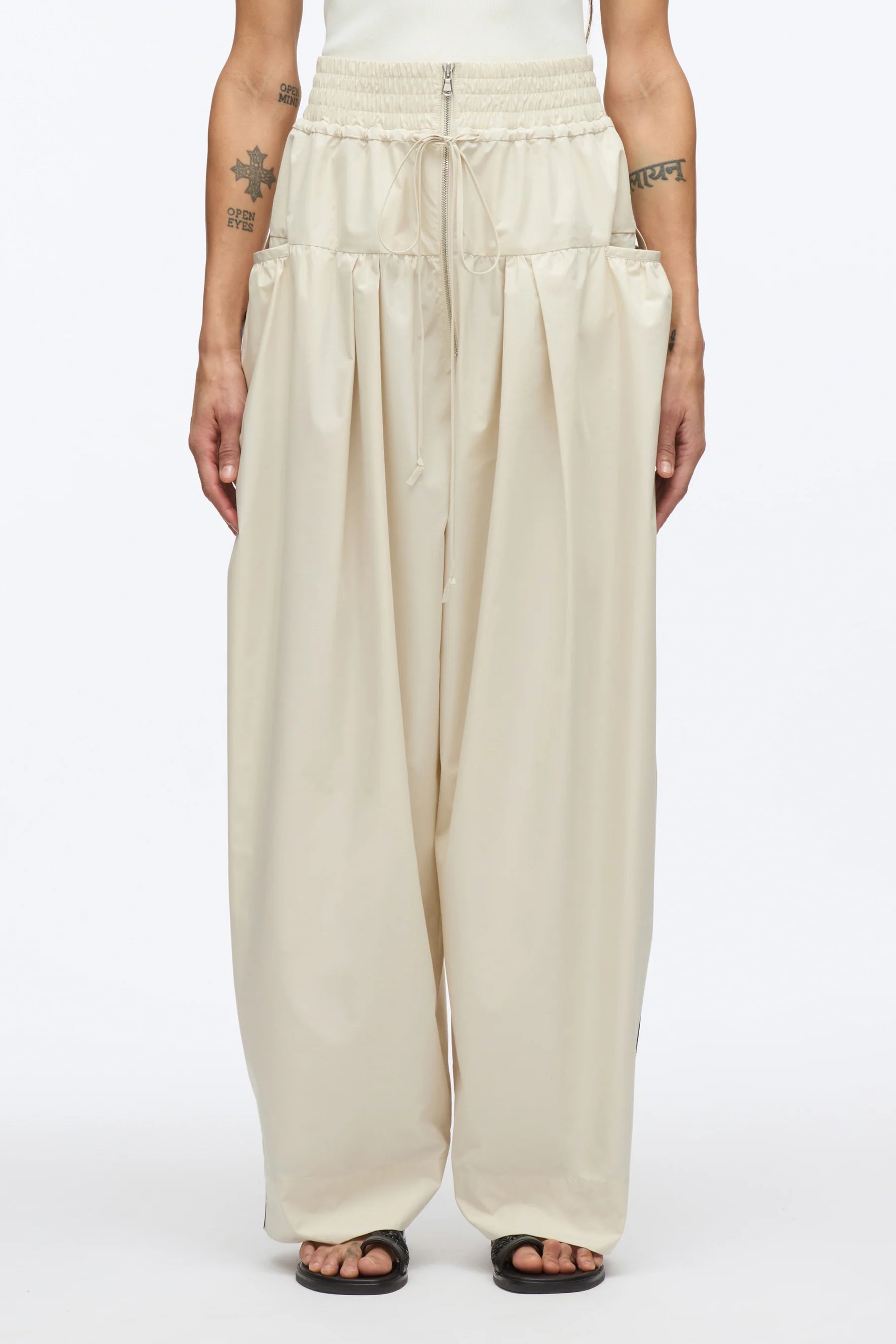 3.1 Phillip Lim Pantalón ancho con bolsillos plisados