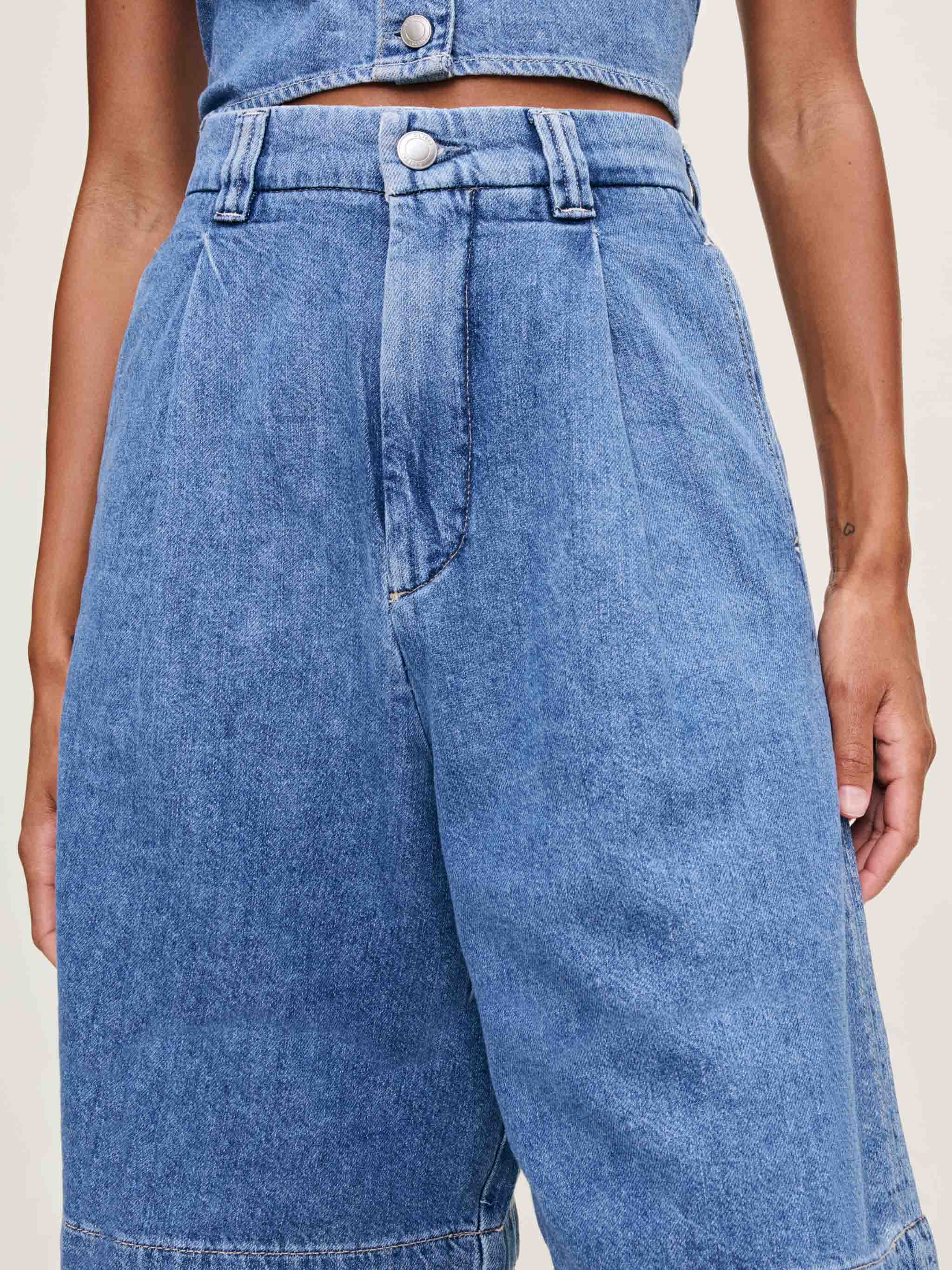 DL1961 Hepburn Wide Leg Short