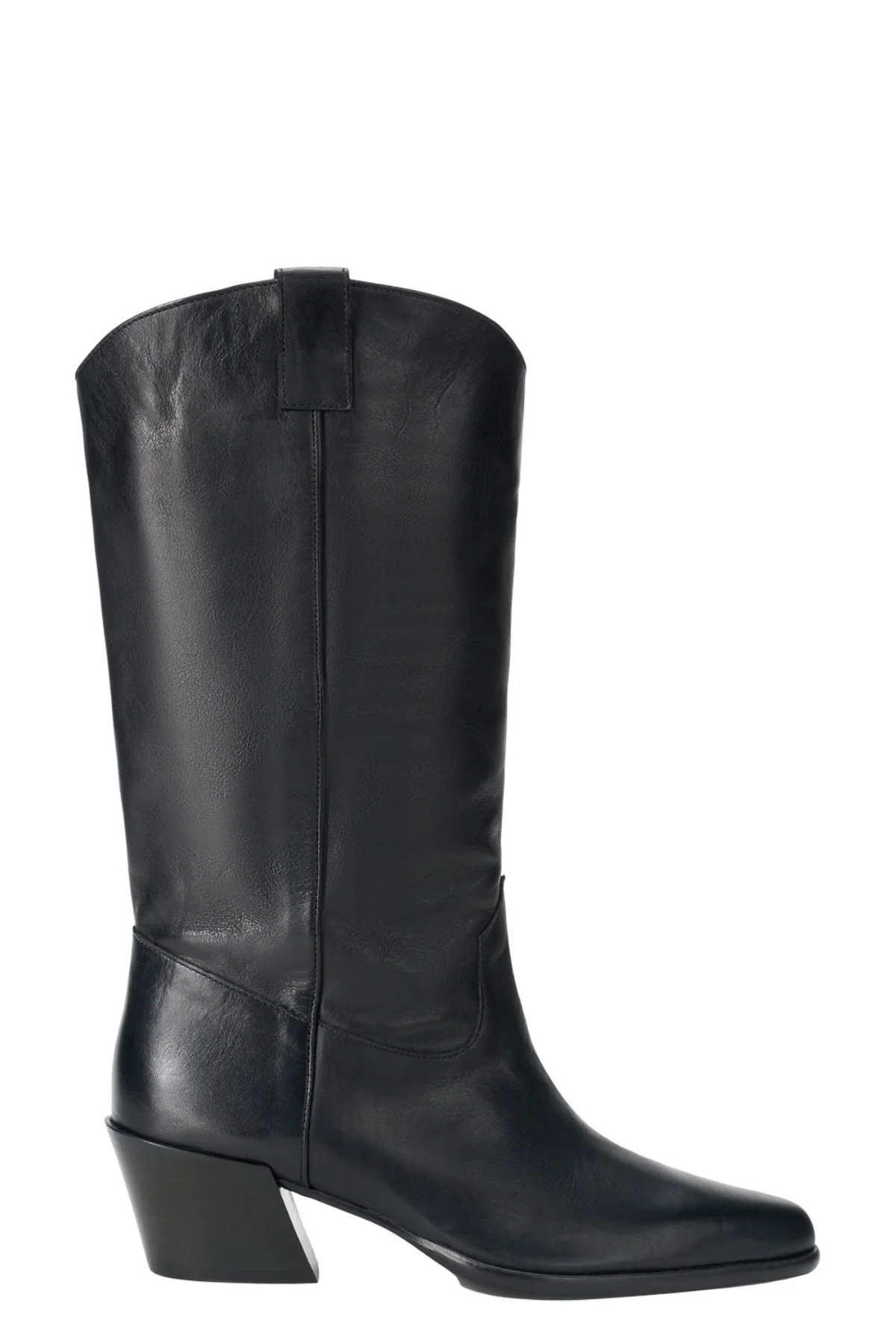 STAUD Monty Boot in Black leather with pointed toe and Western-inspired curved shaft