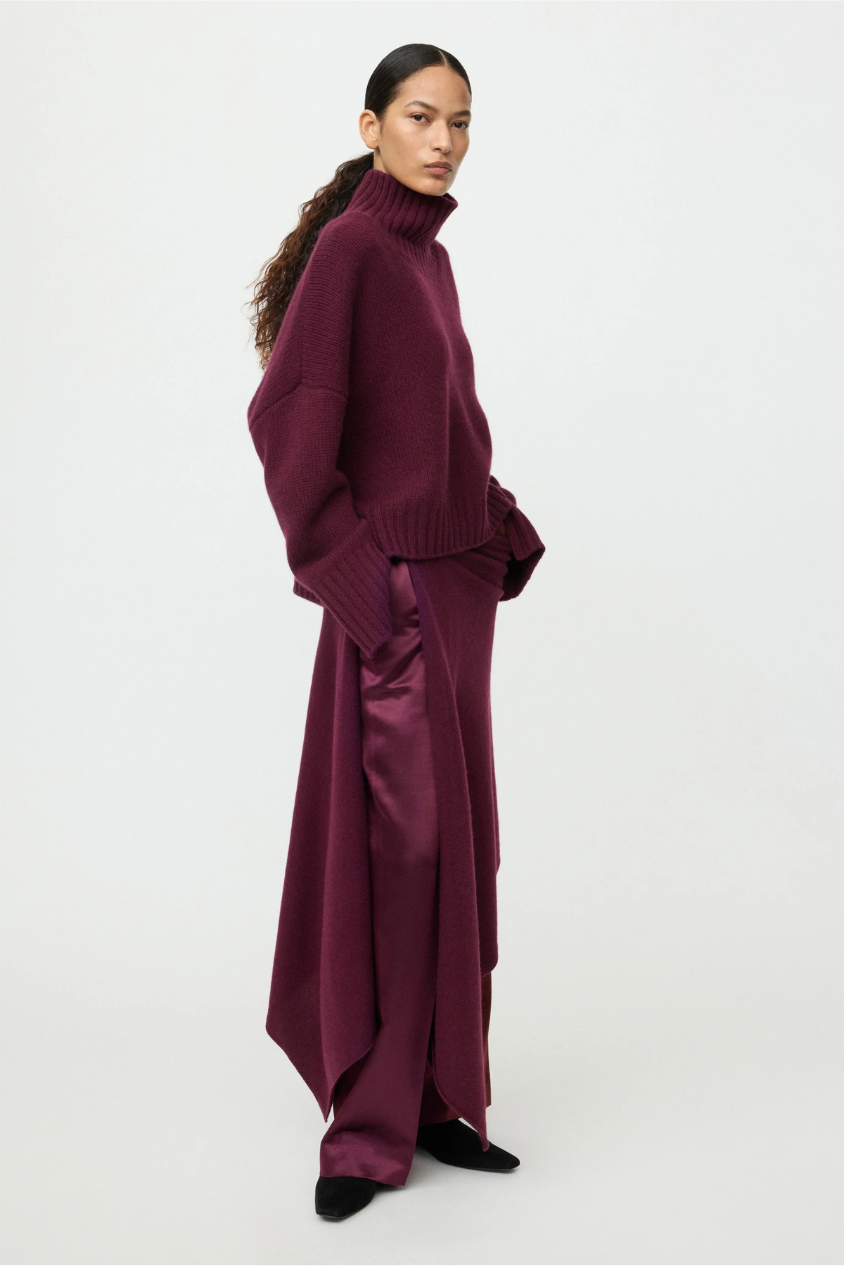 Soft Goat Girlfriend Turtleneck - Bordeaux