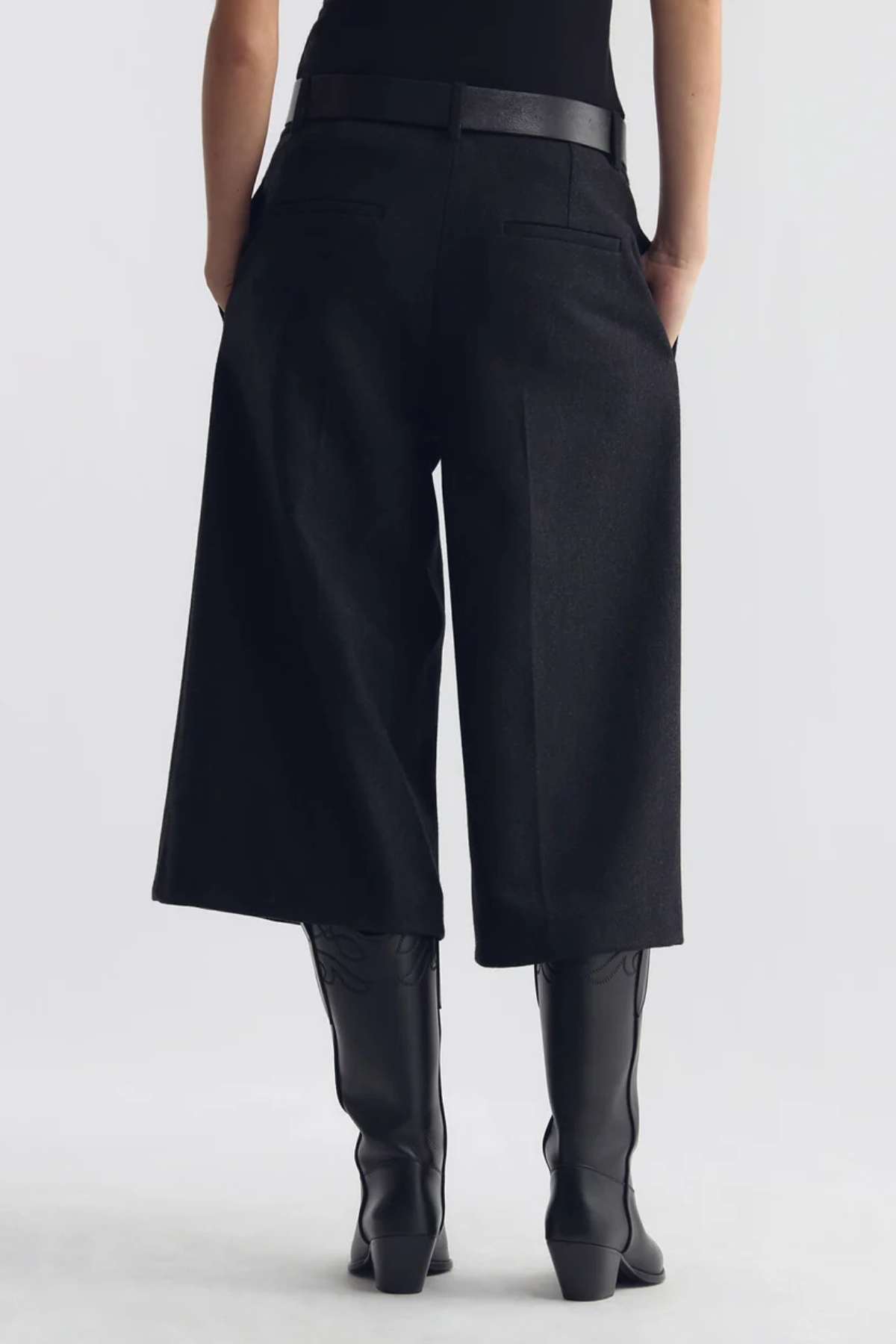 Nili Lotan Ilford Gaucho Pant - Dark Charcoal