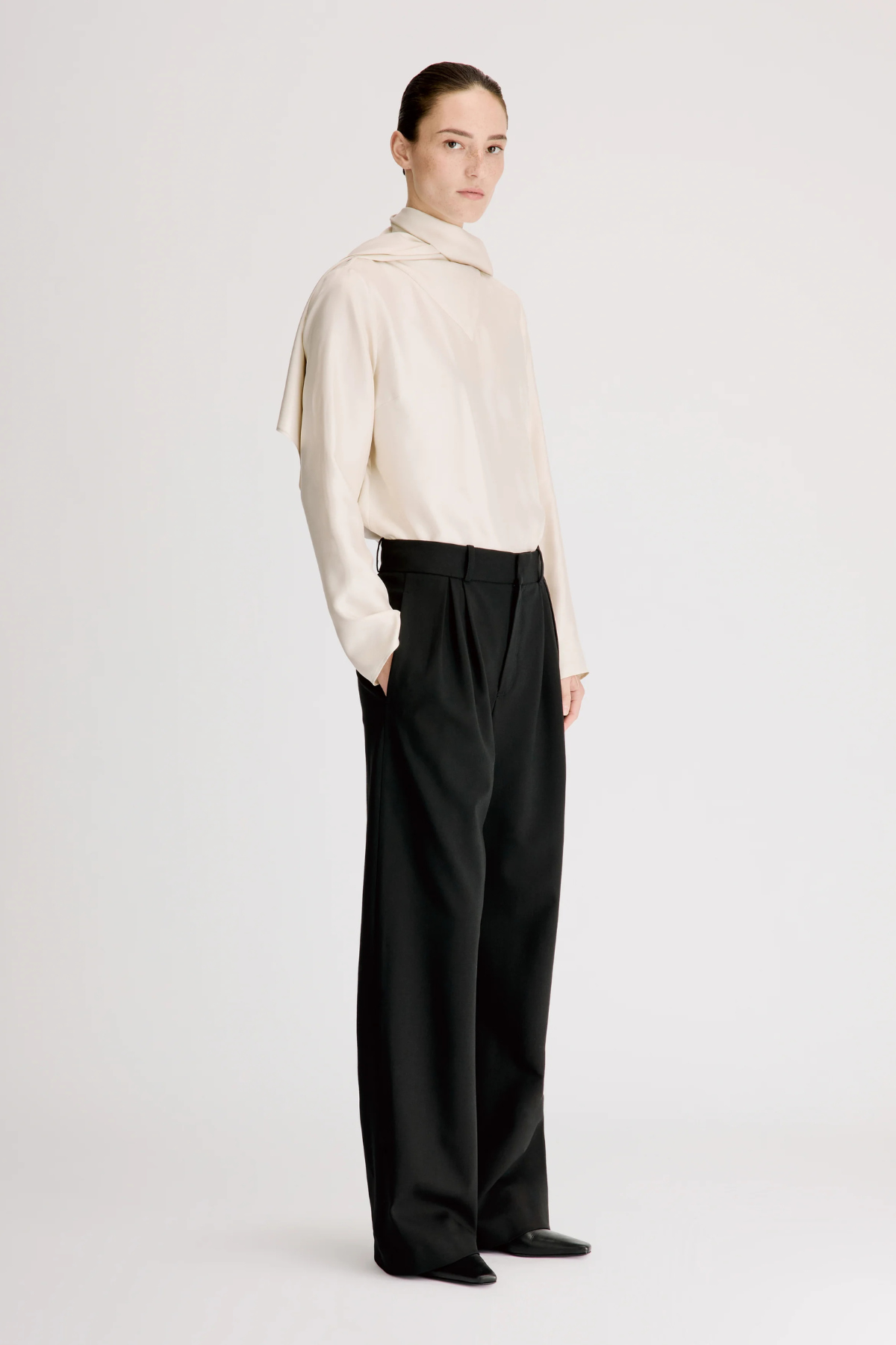 Loulou de Saison Nat Pleated Tailored Pants - Black
