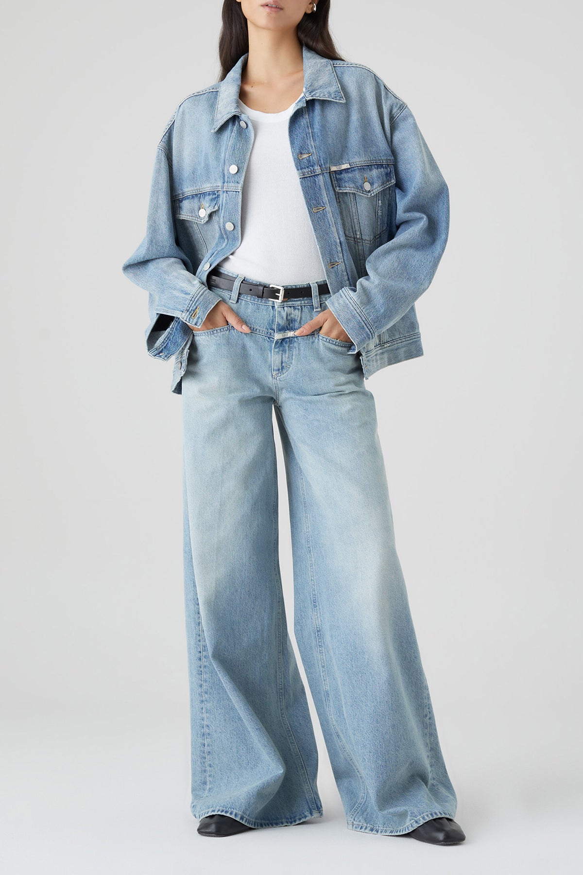 Closed Flared-X Jeans