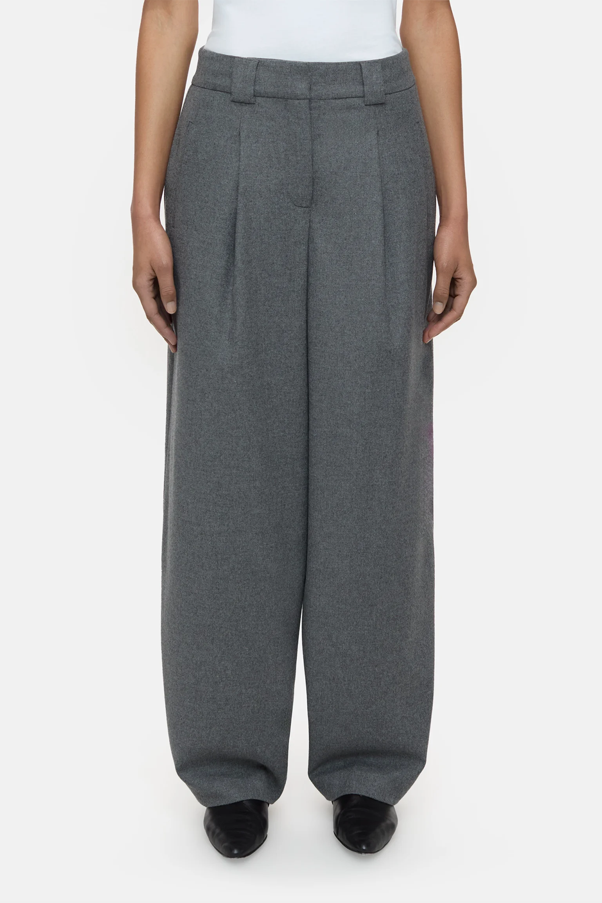 Closed Wendlyn Pants