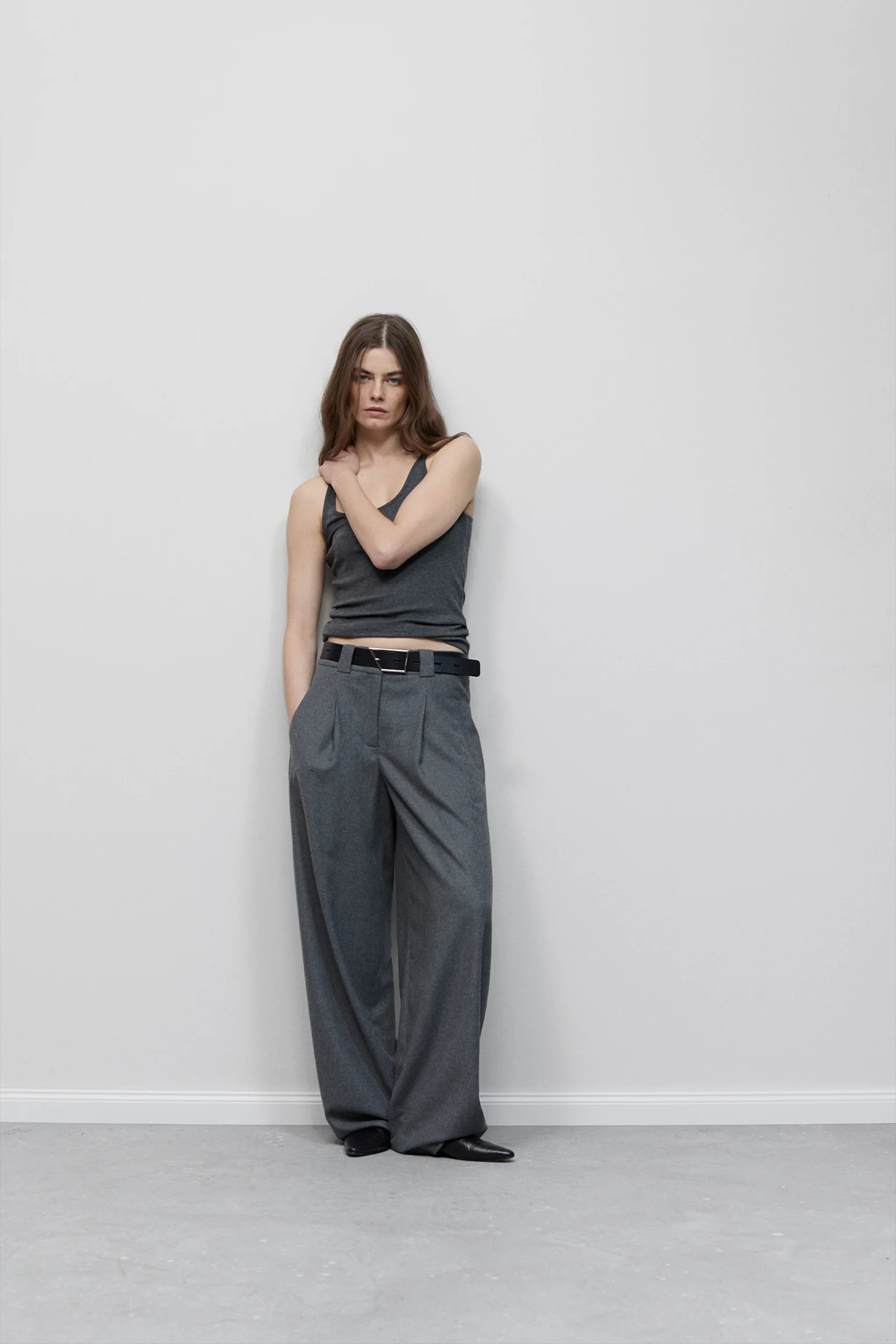 Closed Wendlyn Pants