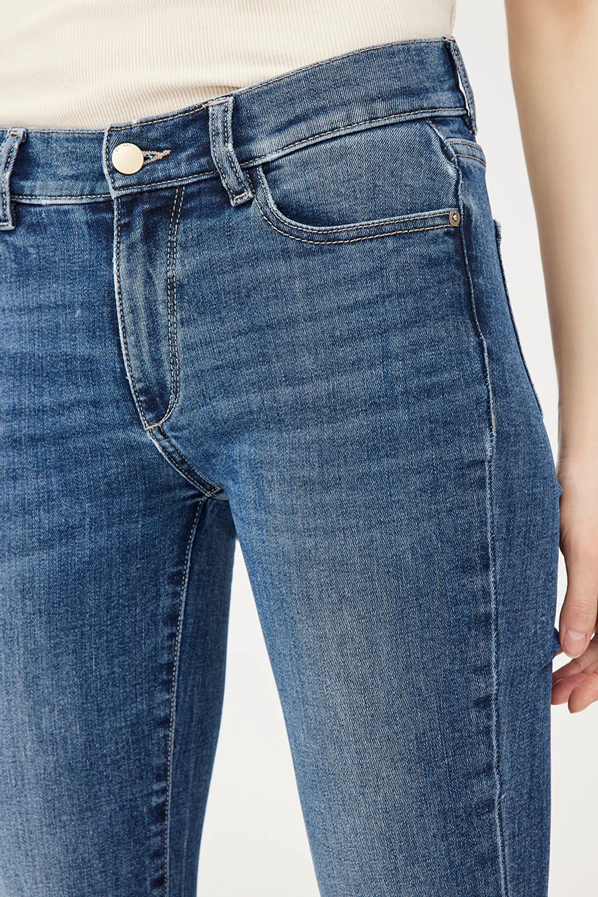 DL1961 Mara Straight Jeans