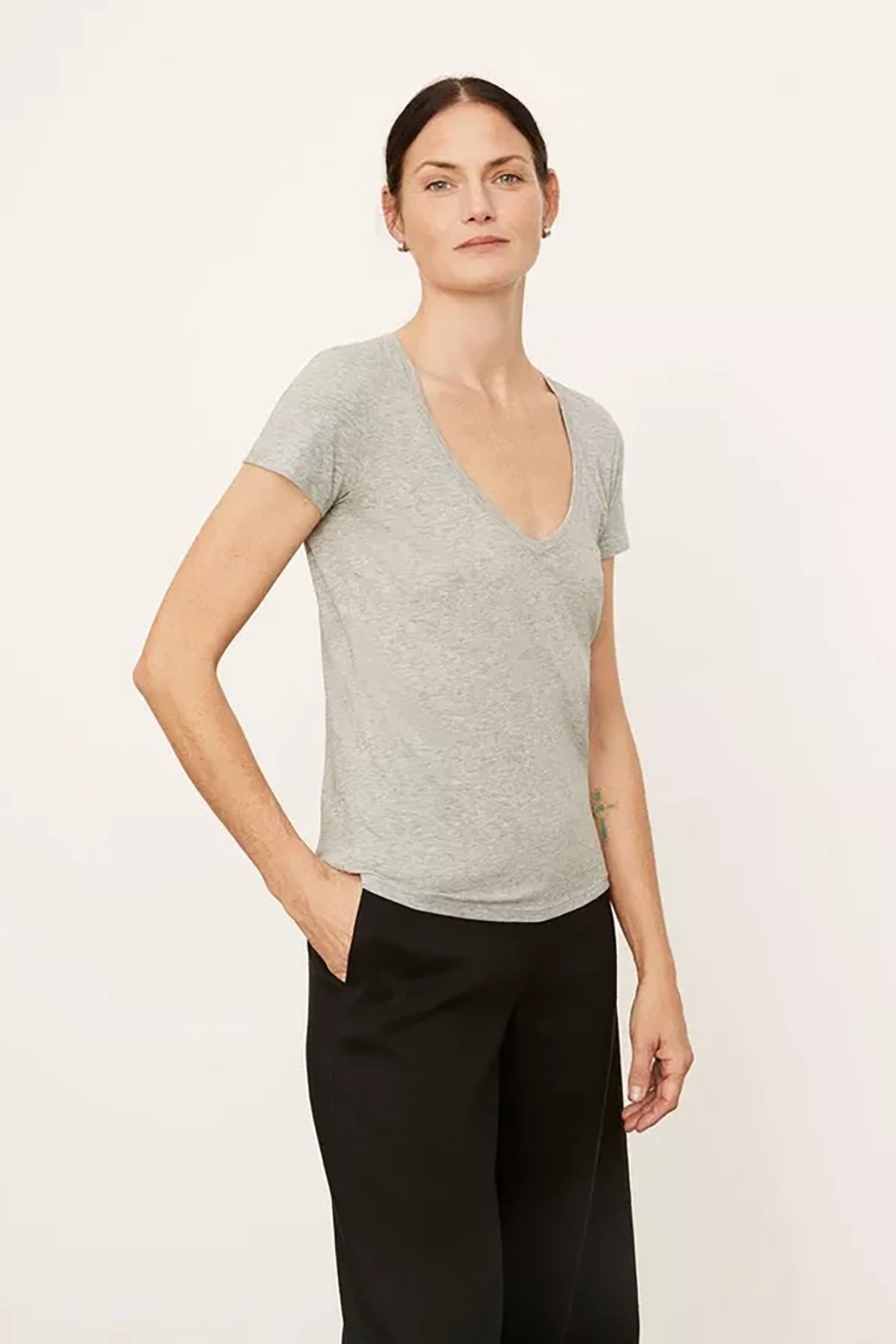 Vince Essential V-Neck