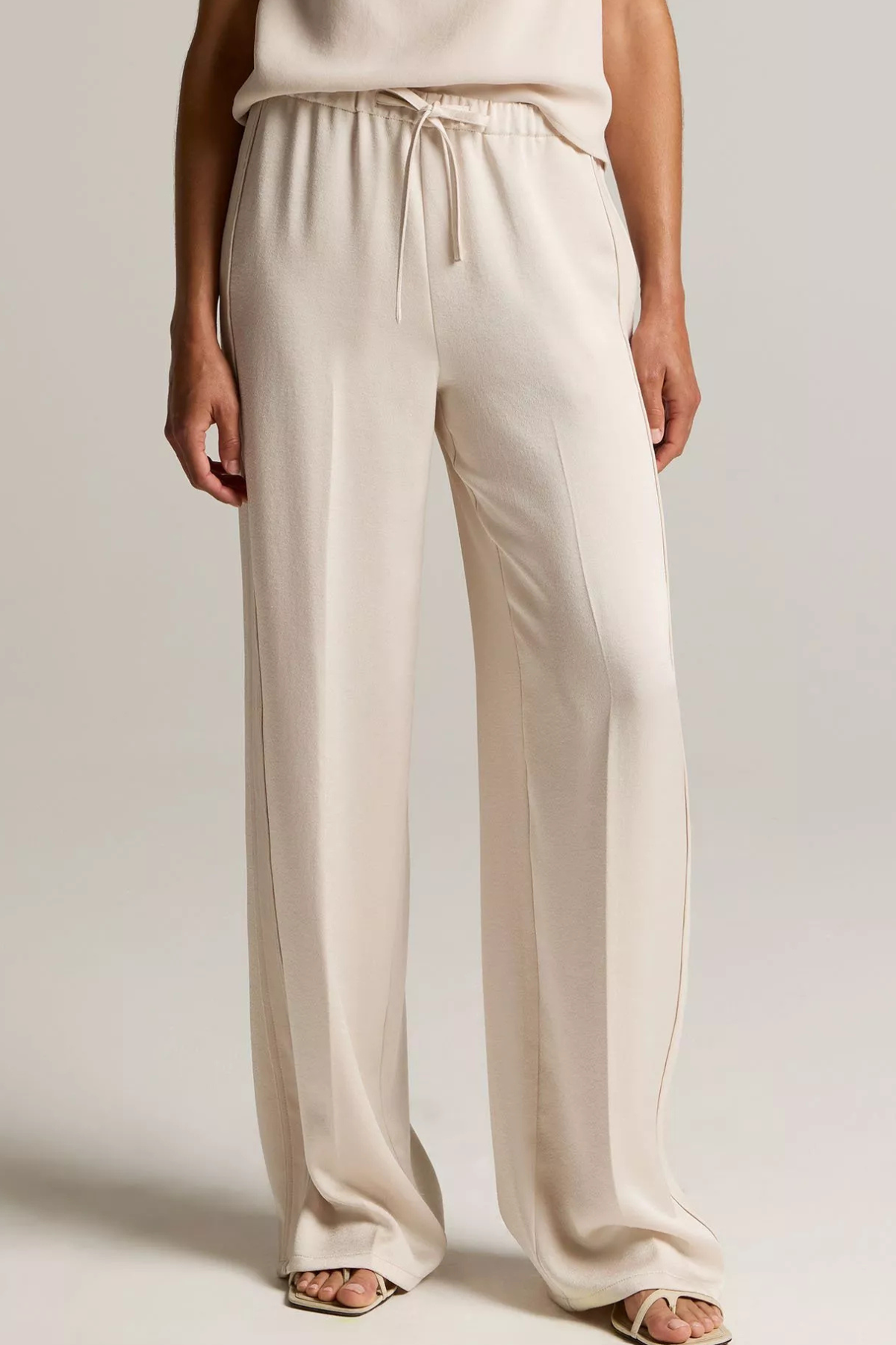 Vince Mid Waist Shine Crepe Pull On Pant - Blush Cloud