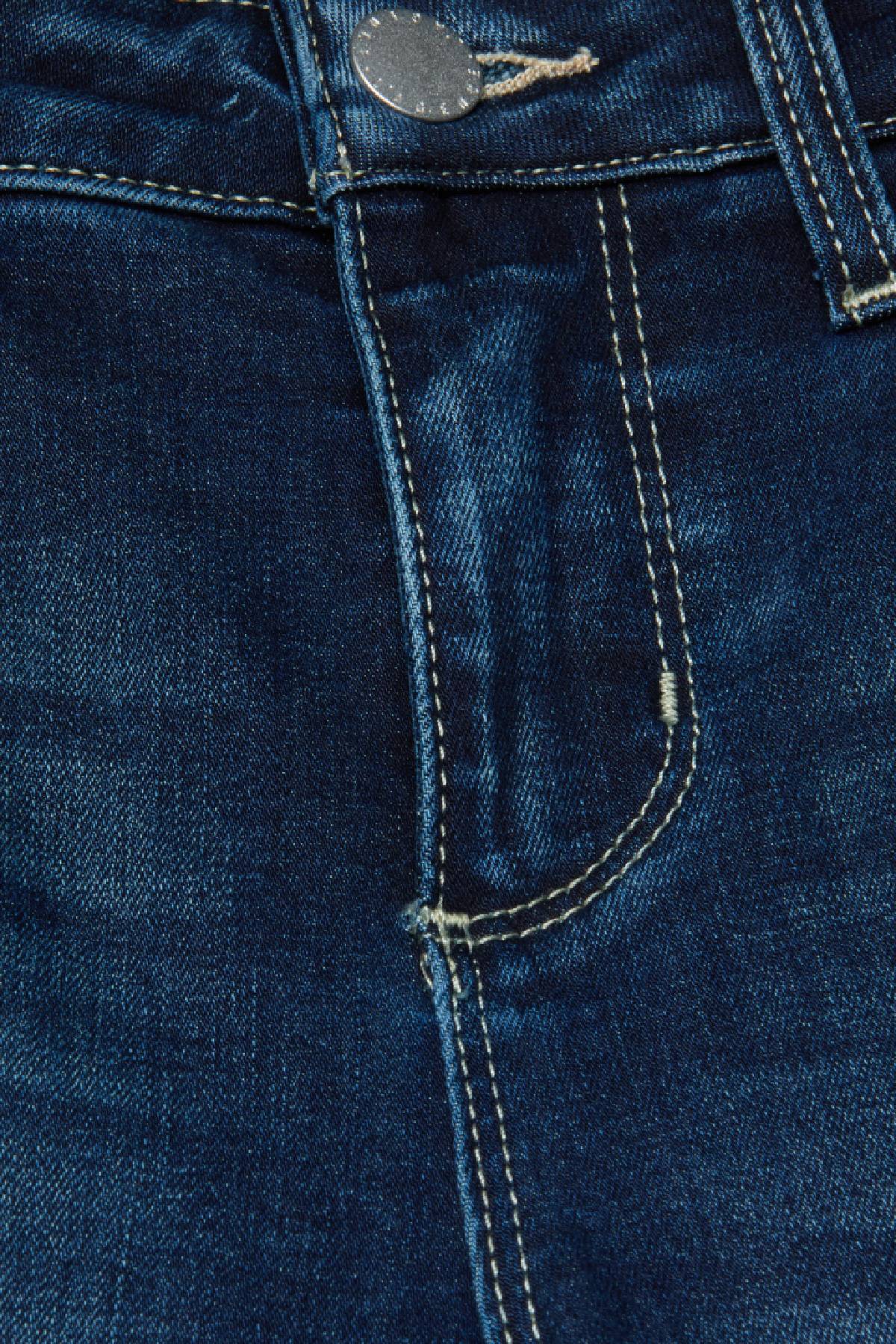 L’AGENCE Sneeki Low-Rise Sneaker Straight Jean