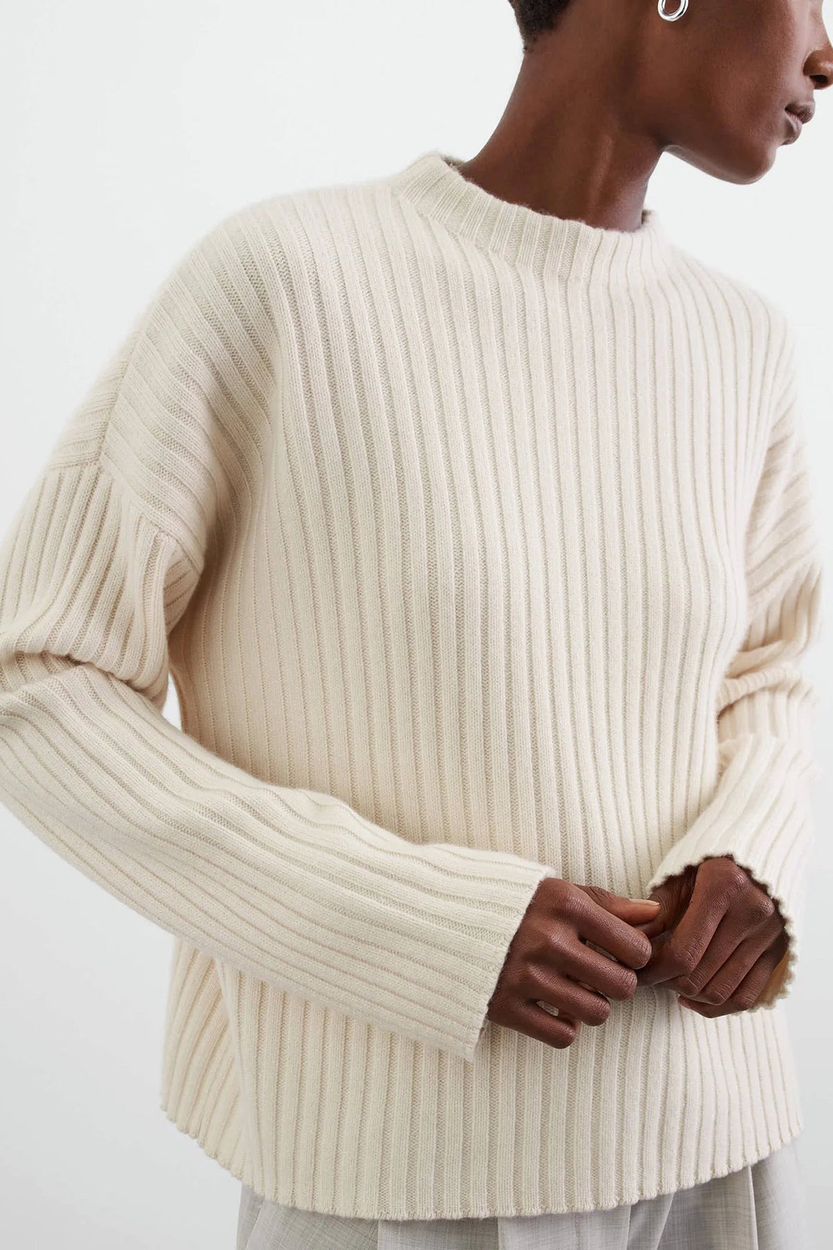 Soft Goat Ribbed O-neck