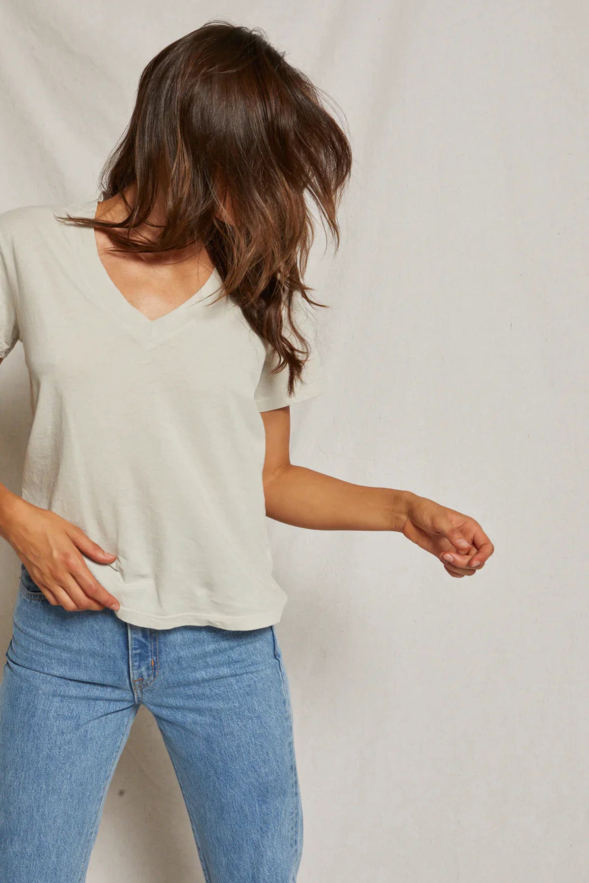 Perfect White Tee Hendrix Basic V Neck