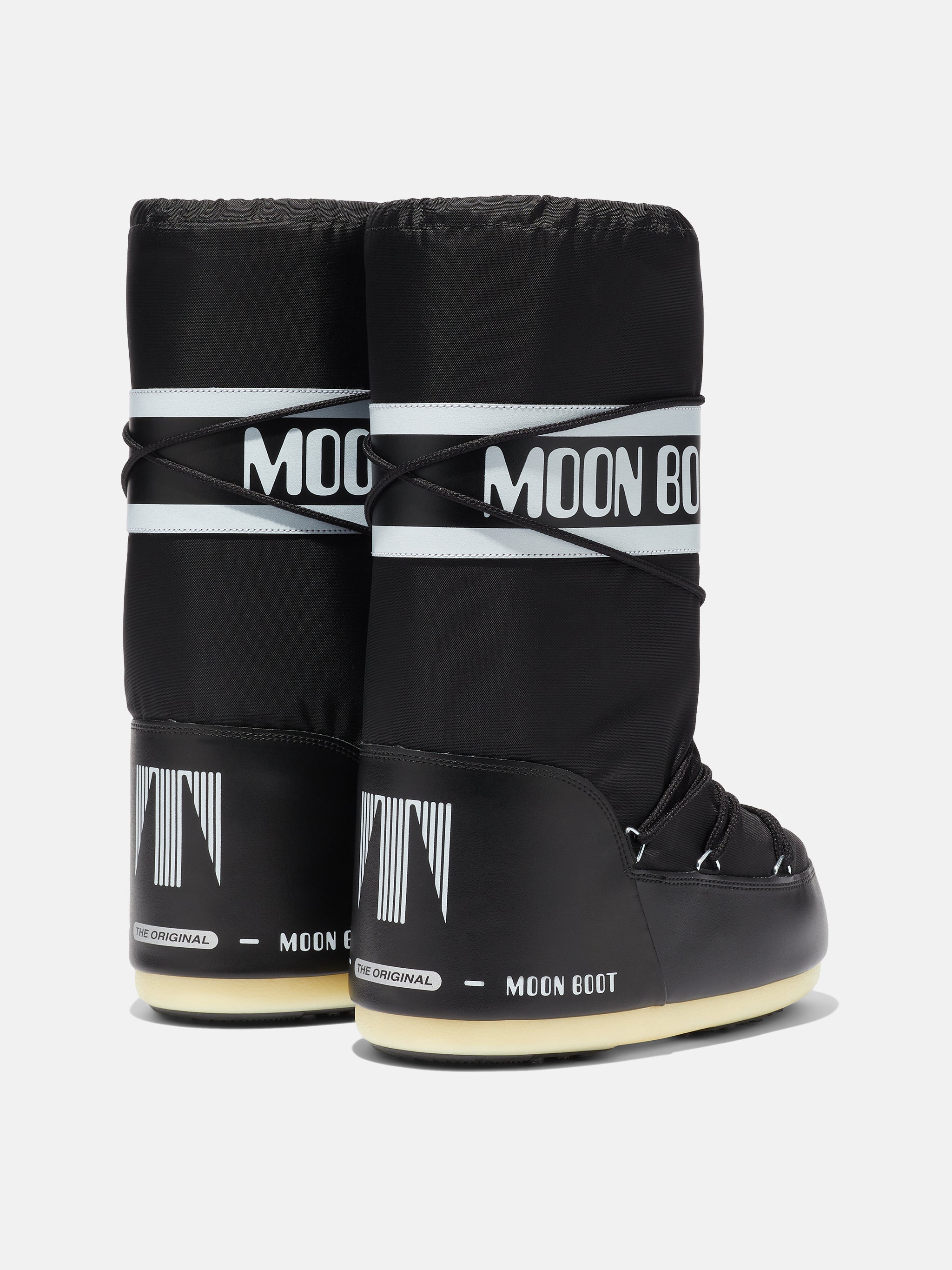 Универсальные Moon boots от FABRIC 13 Стоимость 3500 rub. Размеры : 38-39 /  40-41 / 42-43 / 44-45 маломерят на 1-2 размера Наши…